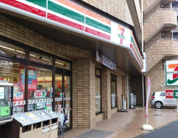コンビニ　セブンイレブン 練馬春日町6丁目店（コンビニ）まで360m