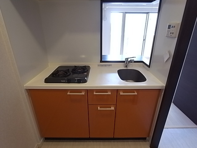 キッチン　カウンターキッチンのシステムキッチン