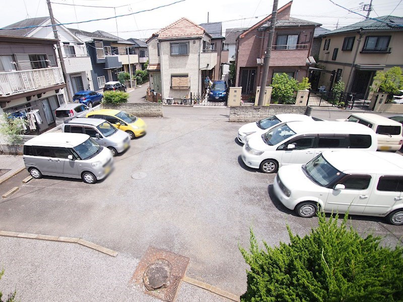 【コンシェール霞ヶ関 Ａの駐車場】