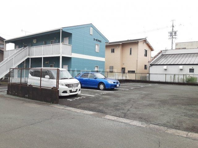 【浜松市中央区半田山のマンションの駐車場】