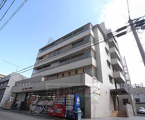 京都市東山区三吉町のマンションの建物外観