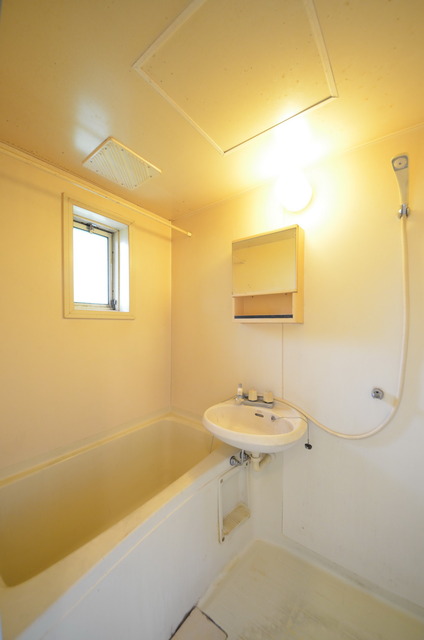 バス・シャワールーム　★ゆったりとしたバスルームで癒しのひと時を…★