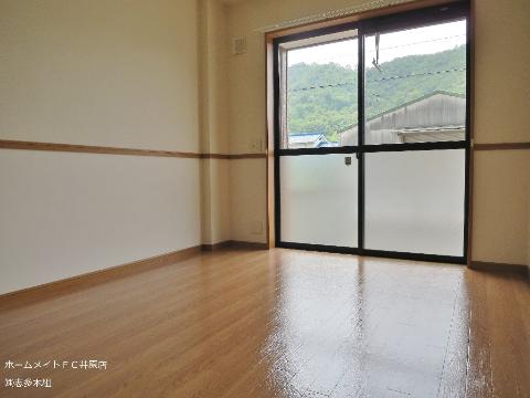 居室・リビング　室内