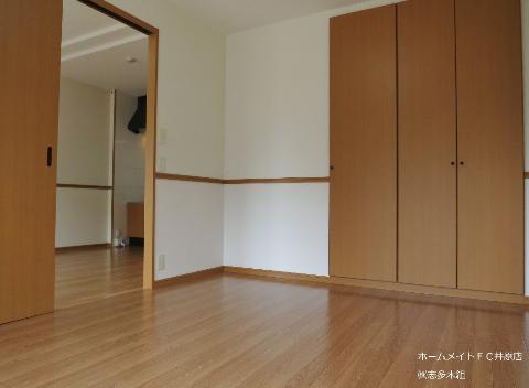 居室・リビング　室内