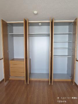 収納　クローゼット