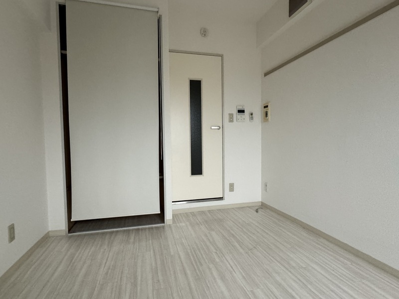 居室・リビング　同物件別部屋写真