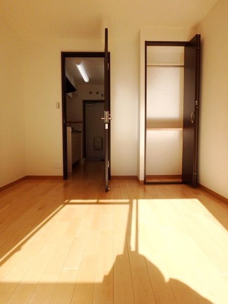 居室・リビング　★お部屋ごとに内装が違うので、詳細はお問合せ下さい★