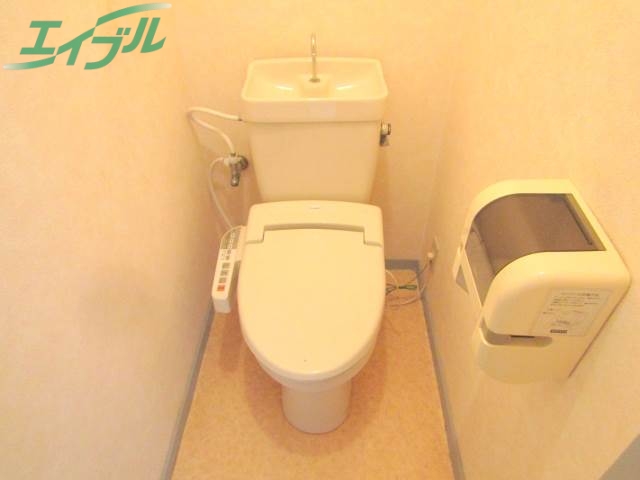 トイレ　同物件別部屋です