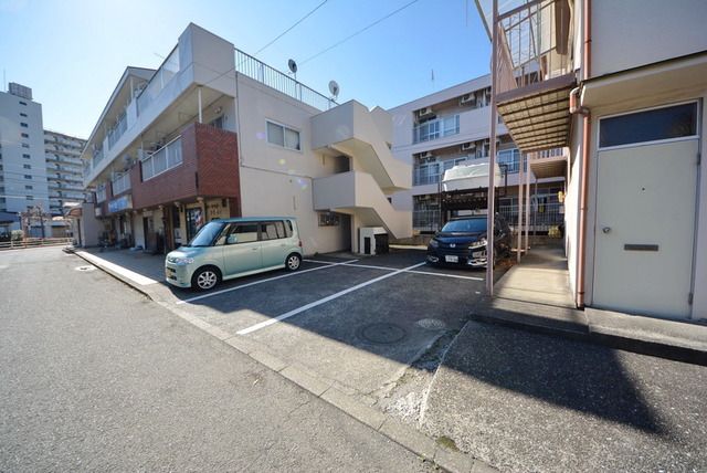 駐車場　☆駐車場☆