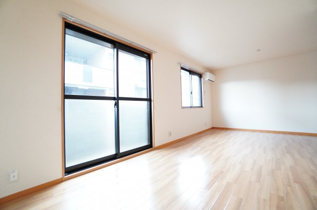 居室・リビング　※同物件・同タイプの写真です。