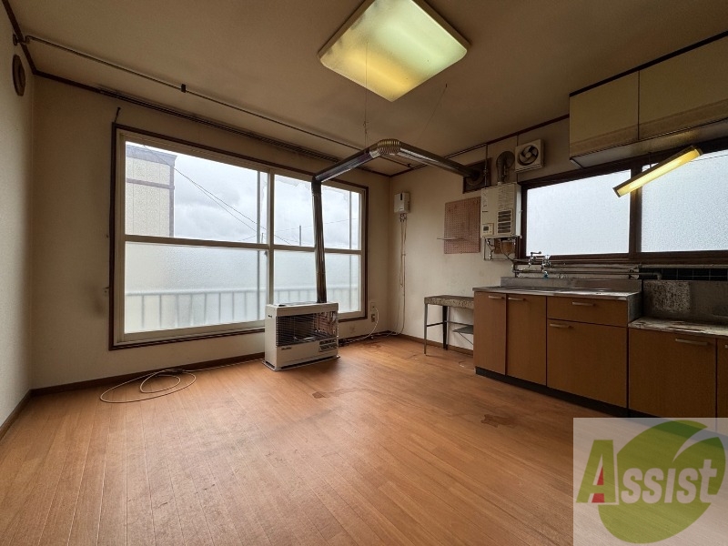 居室・リビング　広くてキレイなお部屋が広がっていて、充実した生活が送れそう。