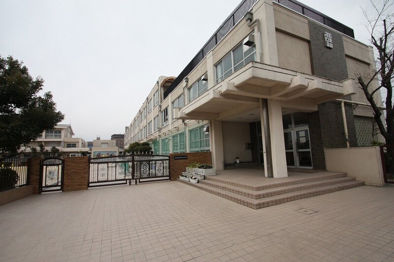 小学校　名古屋市立西味鋺小学校（小学校）まで570m