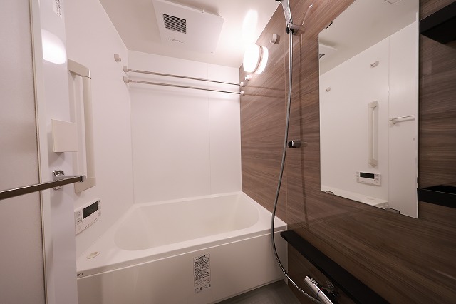 バス・シャワールーム　バス※別部屋参考写真