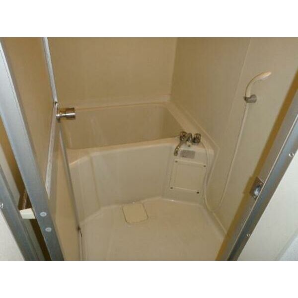 バス・シャワールーム　別号室画像。ご参考下さい