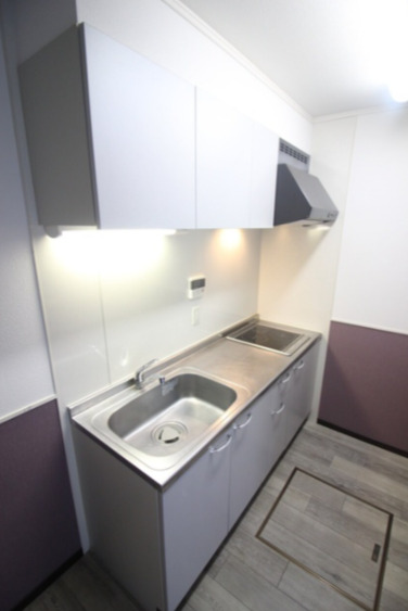 キッチン　内装は別部屋の参考写真です。