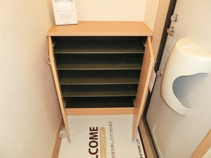玄関　シューズボックス