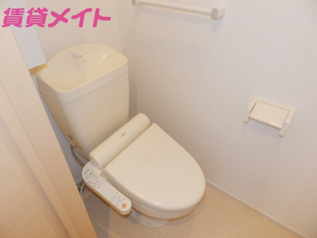 トイレ　同タイプ部屋写真です。