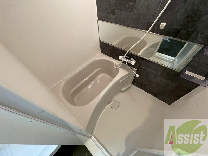 バス・シャワールーム　お風呂になります。一日の疲れを癒してくださいね。