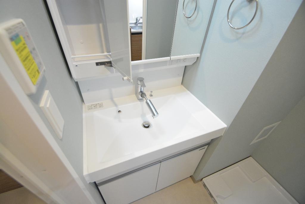 洗面設備　洗髪洗面化粧台