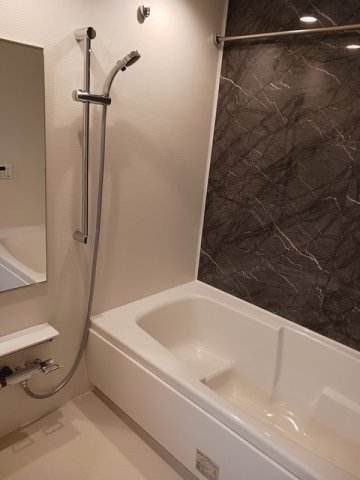 バス・シャワールーム　ゆったり過ごせるお風呂です