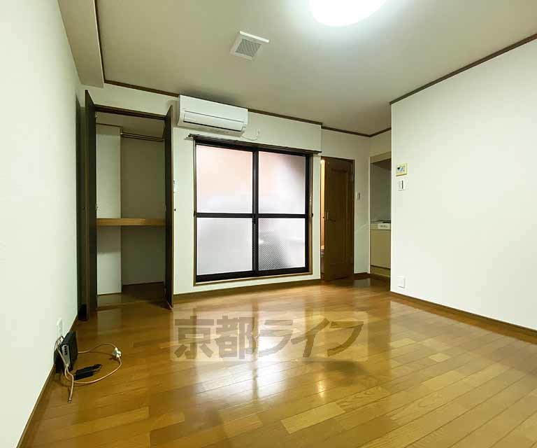 居室・リビング　一人暮らしに最適なリビングです。