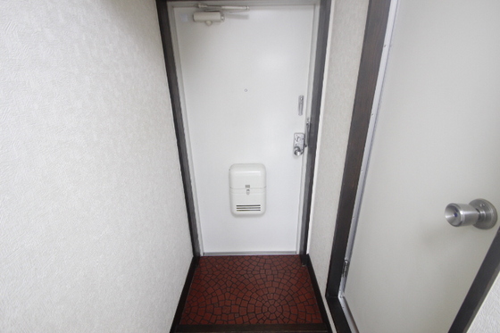 玄関　※別部屋の写真です