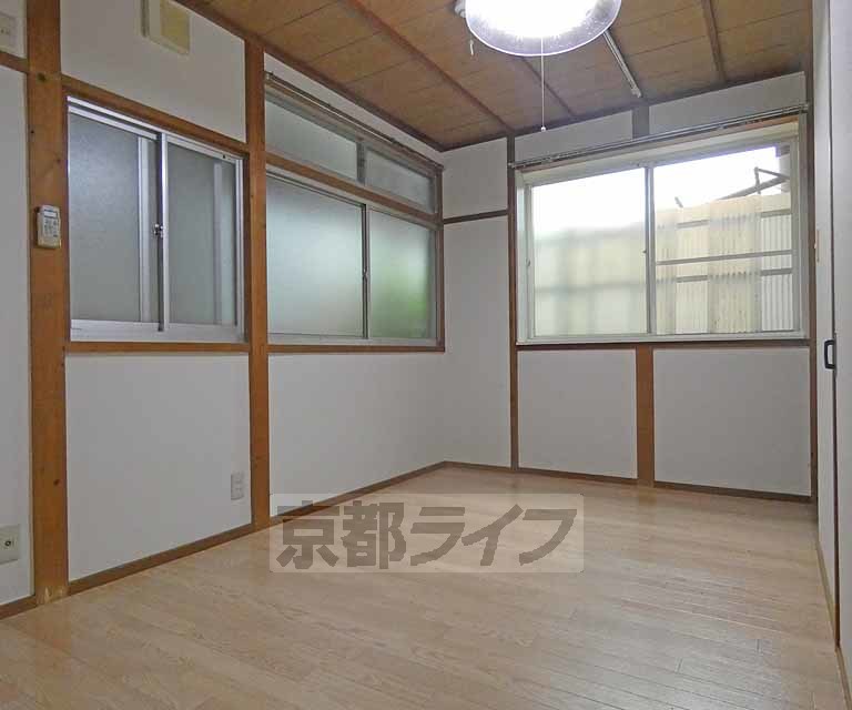 居室・リビング　広々としたお部屋です・
