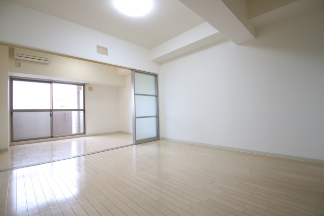 居室・リビング　※別室の参考写真の為、現況優先です。