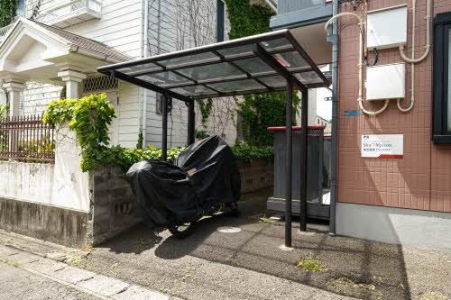 建物外観　駐輪場