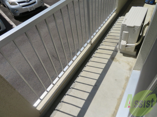 バルコニー　バルコニーは陽当たり良好で、洗濯物も乾きやすいですね。