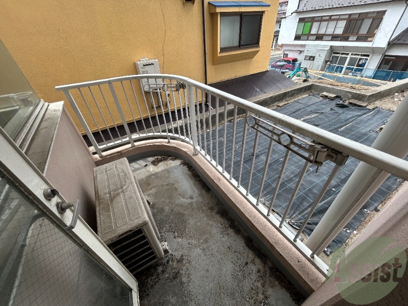 バルコニー　バルコニーの様子になります。洗濯物も干せそうです。