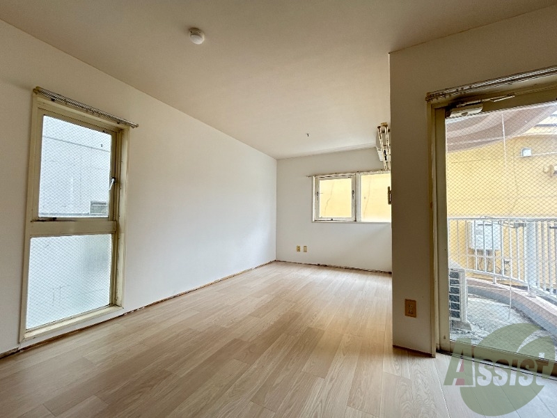 居室・リビング　こちら生活のメインとなる洋室になります。