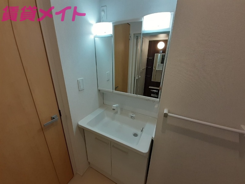 洗面設備　同型タイプ画像