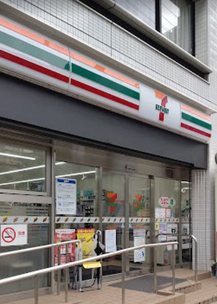 コンビニ　セブンイレブン　北浜道修町通店（コンビニ）まで209m