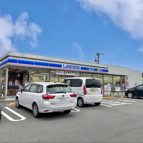 コンビニ　ローソン 富士宮北山店（コンビニ）まで817m