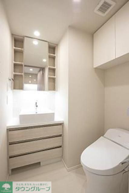 洗面設備　※写真は同タイプ住戸です。