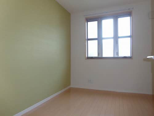 トイレ　５．６帖洋室