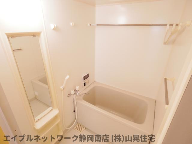 バス・シャワールーム　きれいなお風呂です