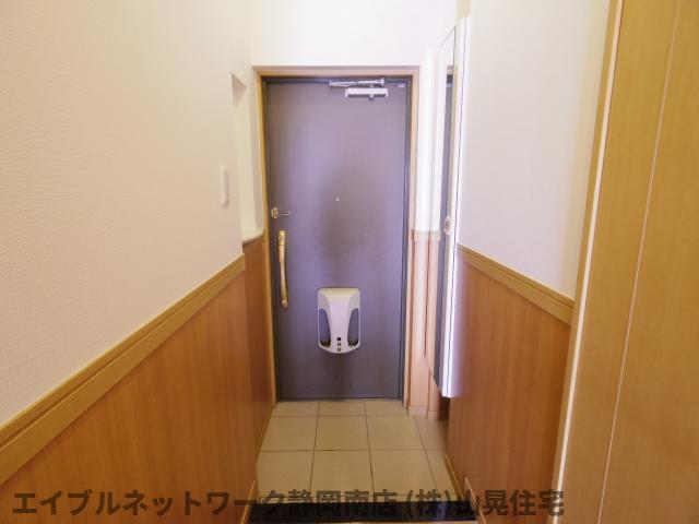 玄関　明るい玄関です