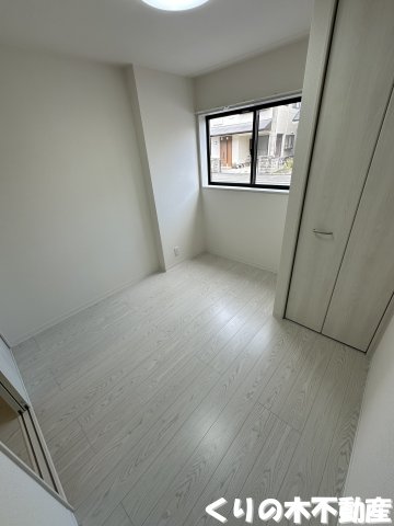 その他部屋・スペース　広くて明るい寝室