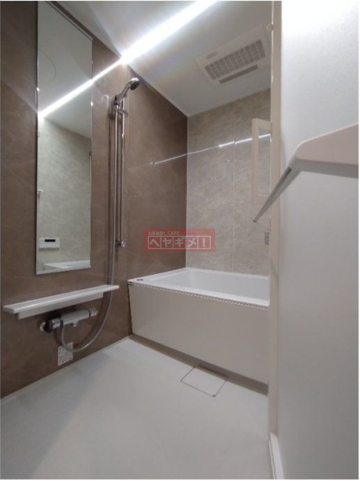 バス・シャワールーム　洗面