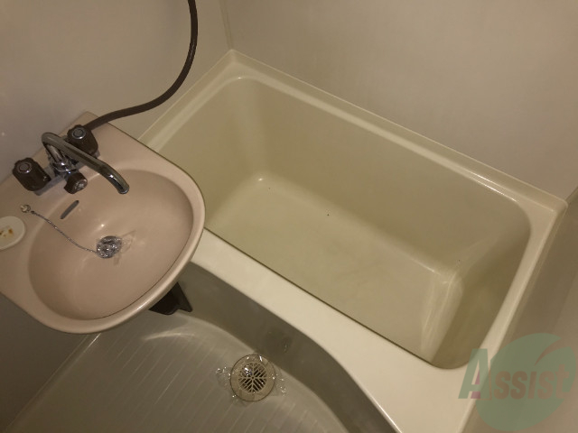 バス・シャワールーム　浴室はひろめで、からだもしーっかり温めてくださいませ