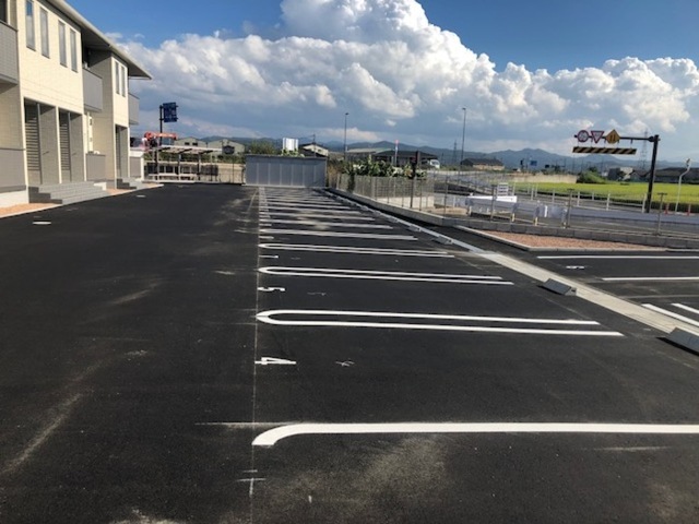 駐車場　駐車場