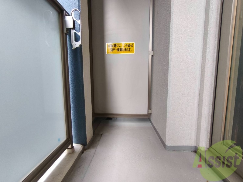 バルコニー　バルコニーです。洗濯物を干したり一息ついたりできますね！