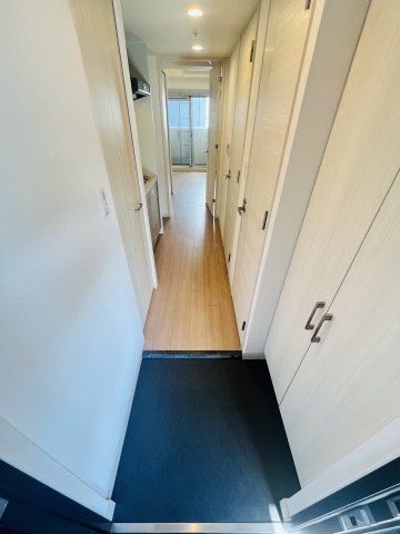 玄関　大きなシューズボックスも魅力的です♪