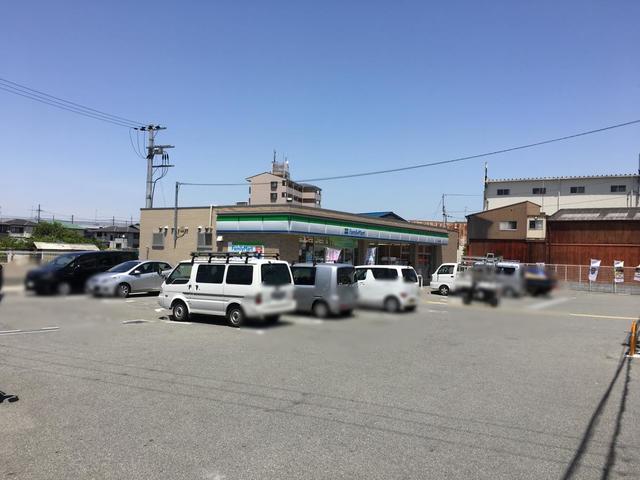 コンビニ　ファミリーマート松原別所店（コンビニ）まで560m