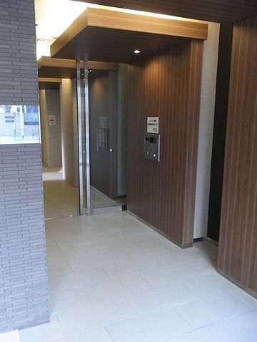 エントランス　ＴＶモニターオートロックで安心感も高まりますね！