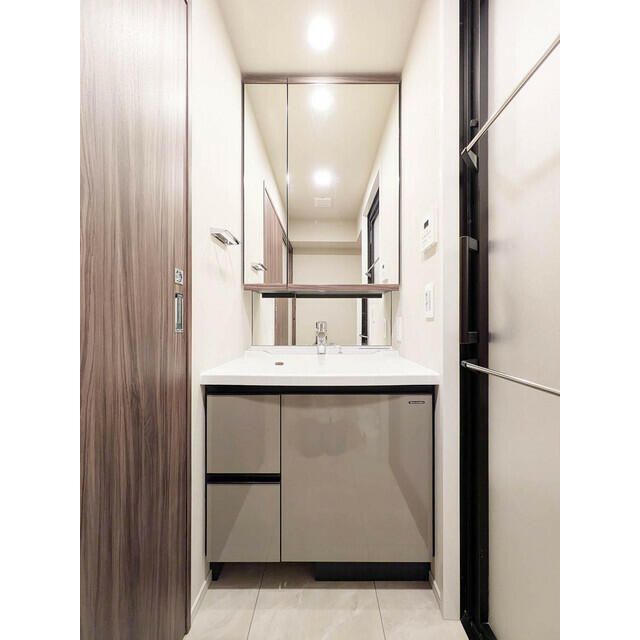 洗面設備　脱衣スペースもあります