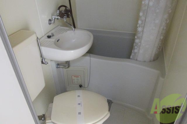 バス・シャワールーム　一日の疲れを取ってください。