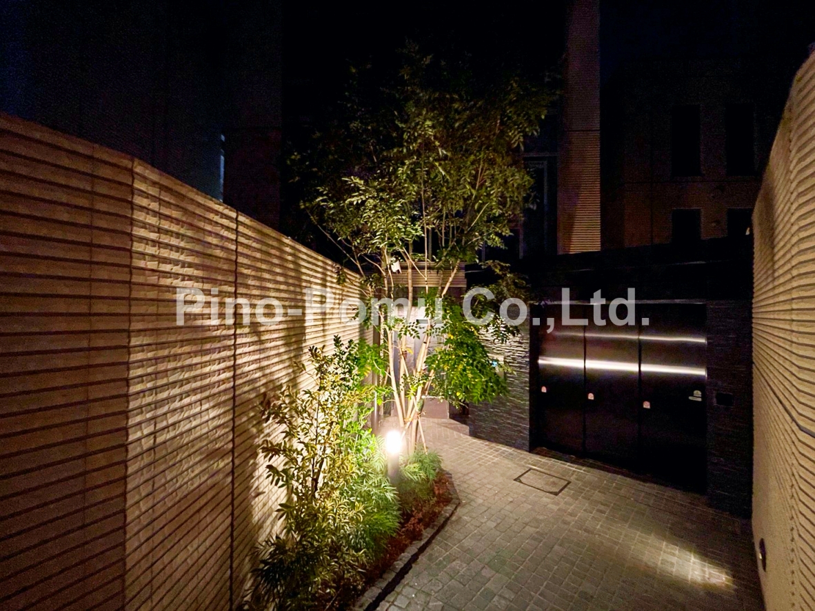 スーパー　まいばすけっと上大崎2丁目店（スーパー）まで374m